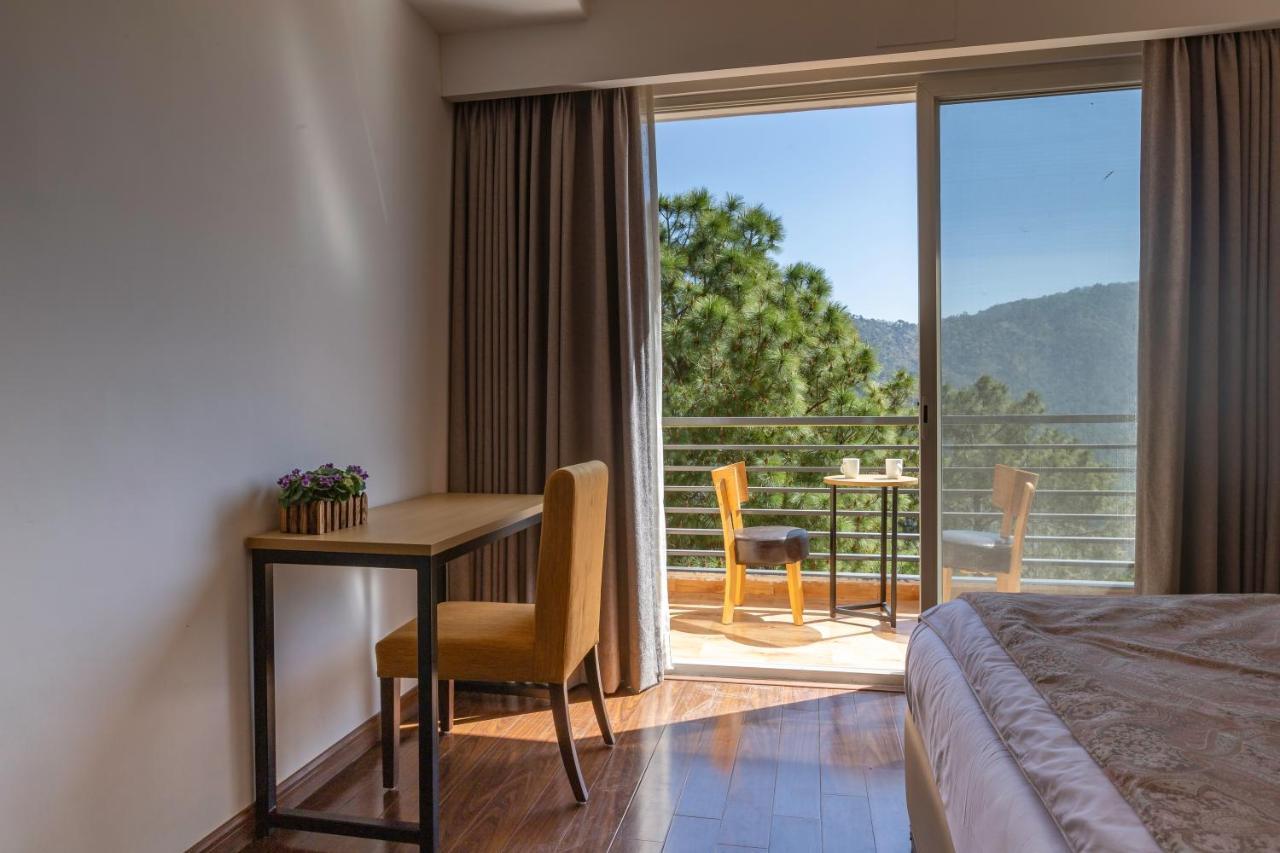 Apartament Pine Maderas By Embrace Kasauli Zewnętrze zdjęcie