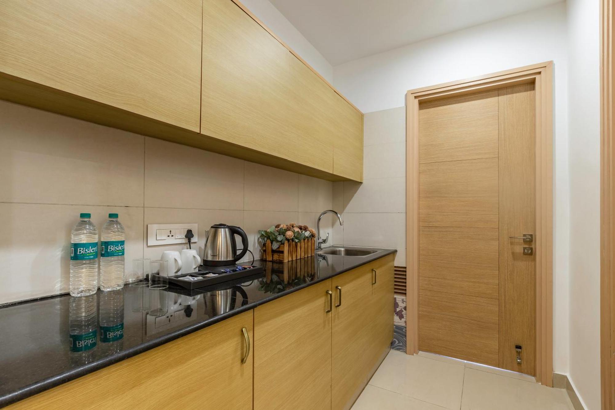 Apartament Pine Maderas By Embrace Kasauli Zewnętrze zdjęcie